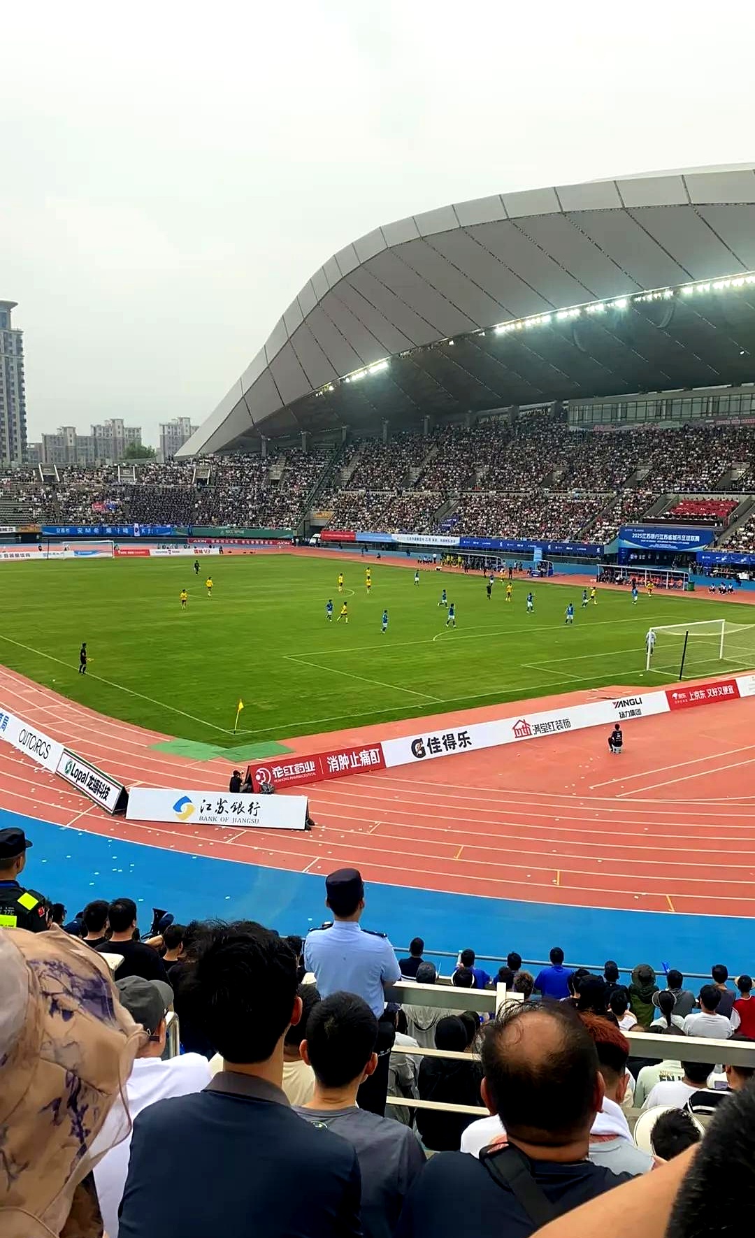 PG官方网站 - 中超赛程吃紧，里尔今晨再遭质疑，赛场秩序良好，临场指挥获称赞